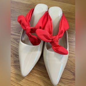 Kitten heels in US W7